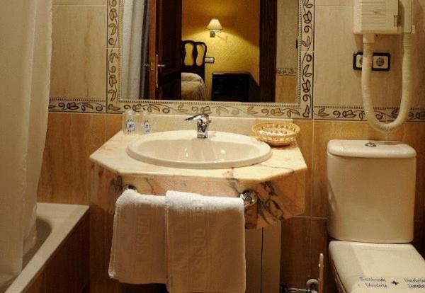 Hotel El Oasis Carchel Room photo